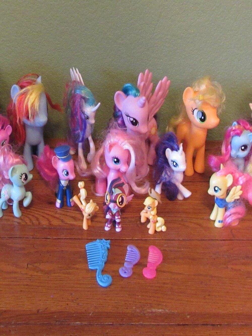 Huge Lot Rare My Little Pony Ponies DJ Wonderbolt Apple Luna Celestia Minty Lily